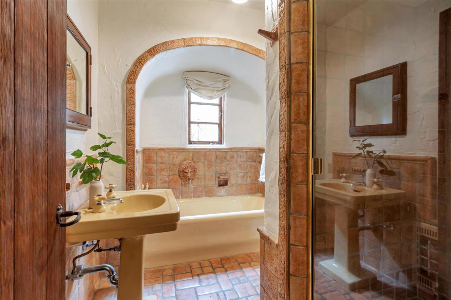 19490 Glen Una Drive