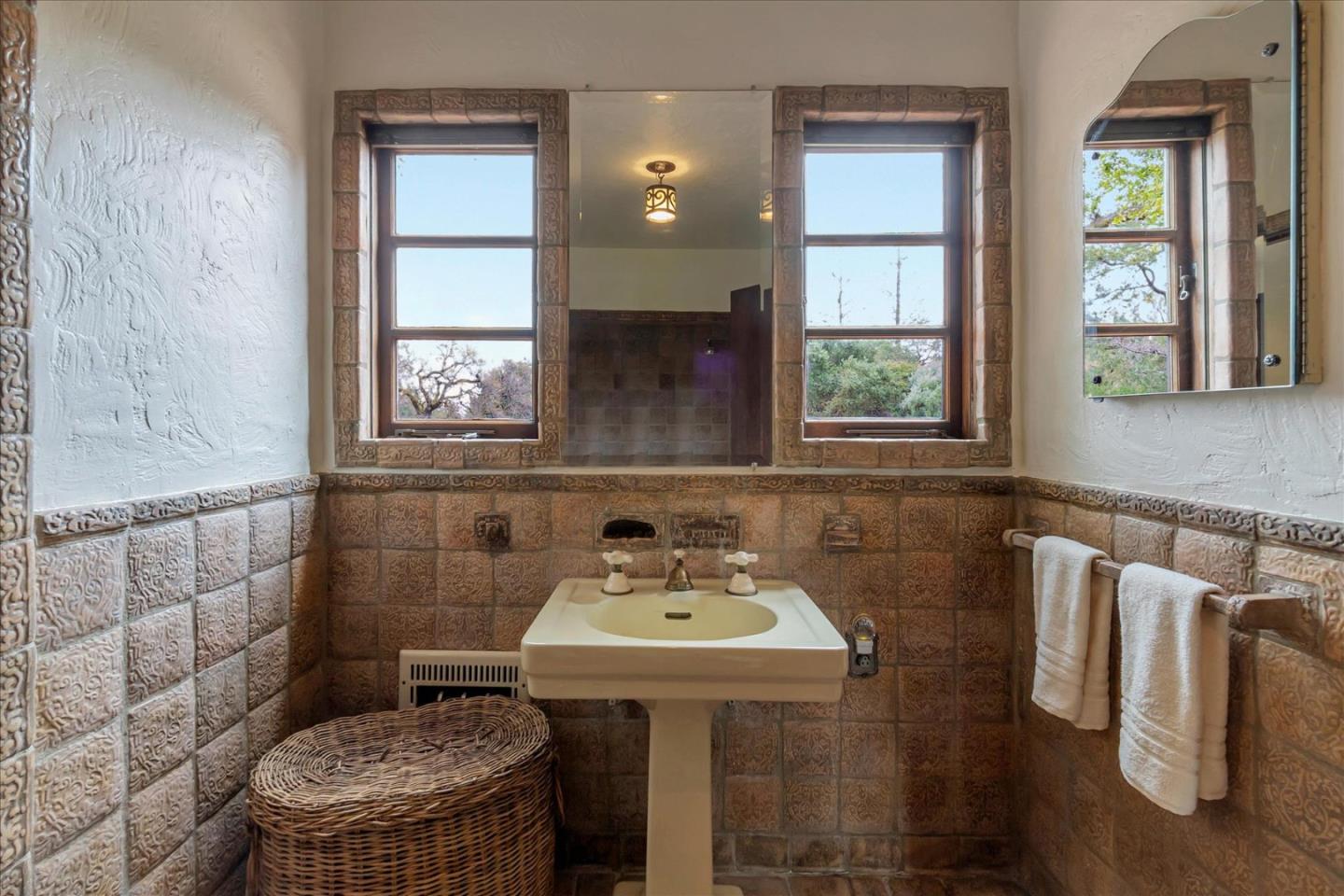 19490 Glen Una Drive