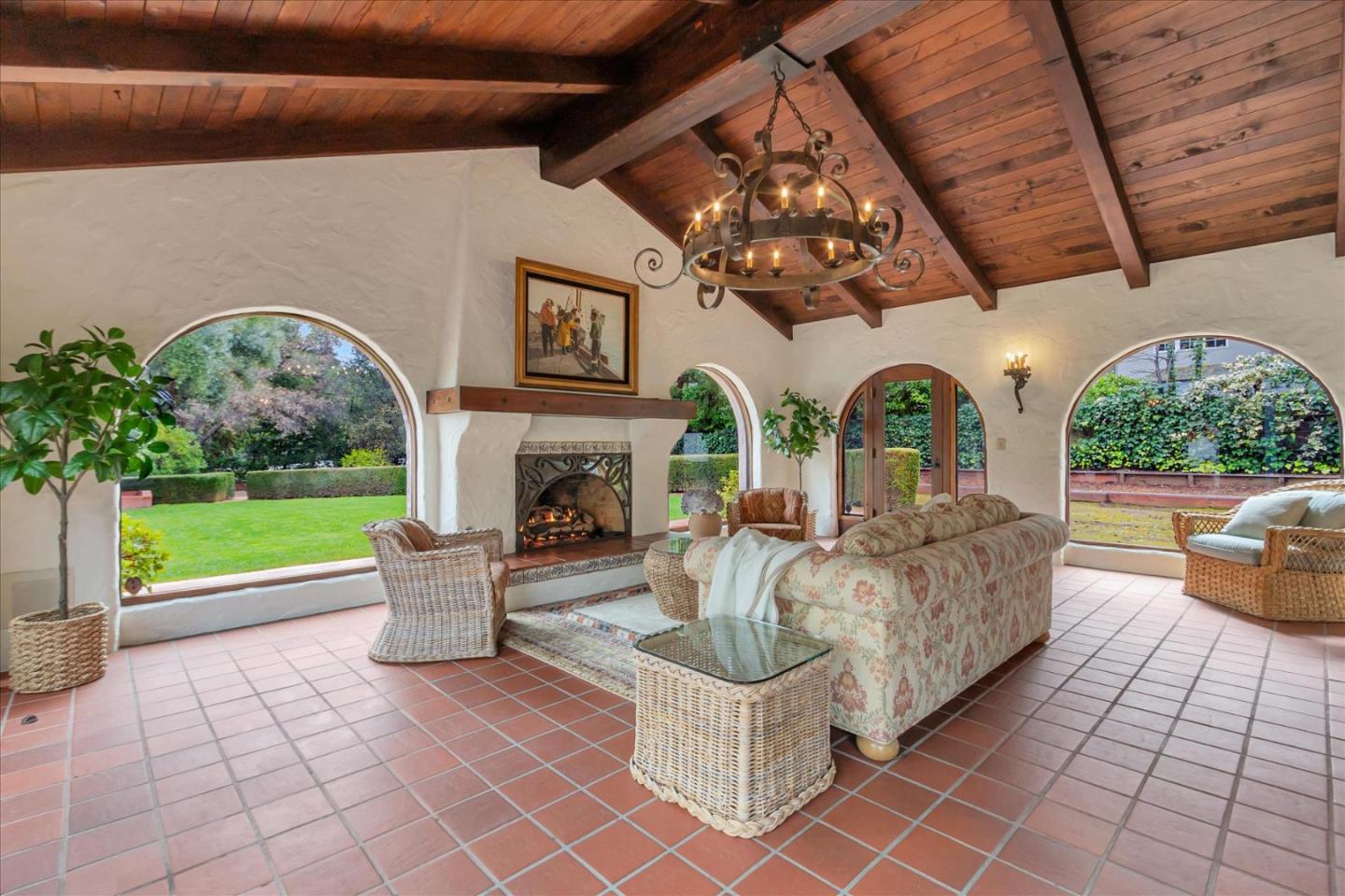 19490 Glen Una Drive