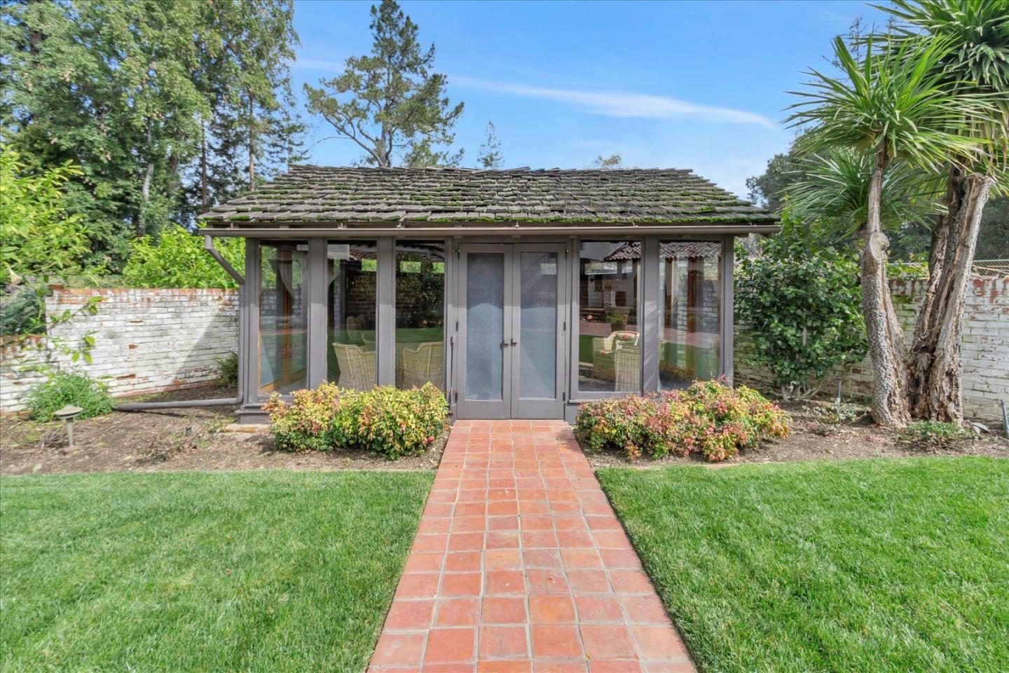 19490 Glen Una Drive