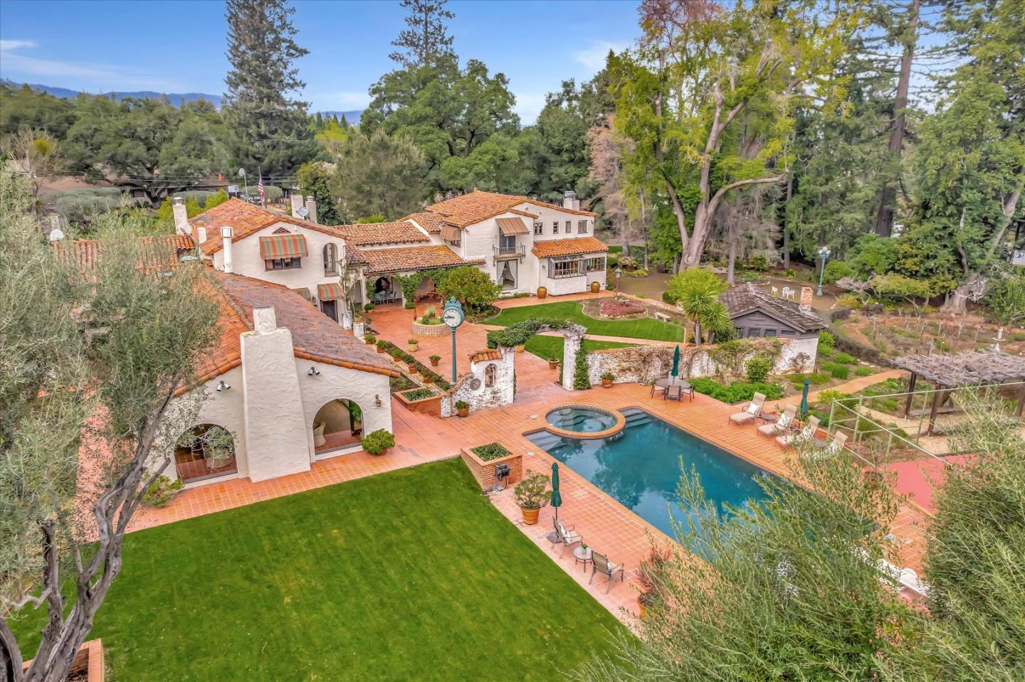 19490 Glen Una Drive