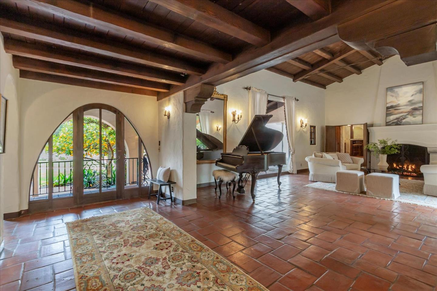 19490 Glen Una Drive