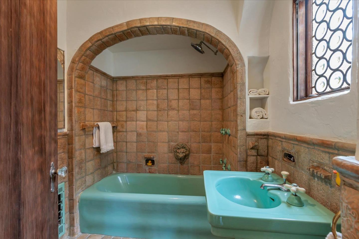 19490 Glen Una Drive