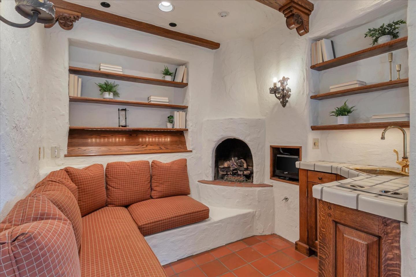 19490 Glen Una Drive