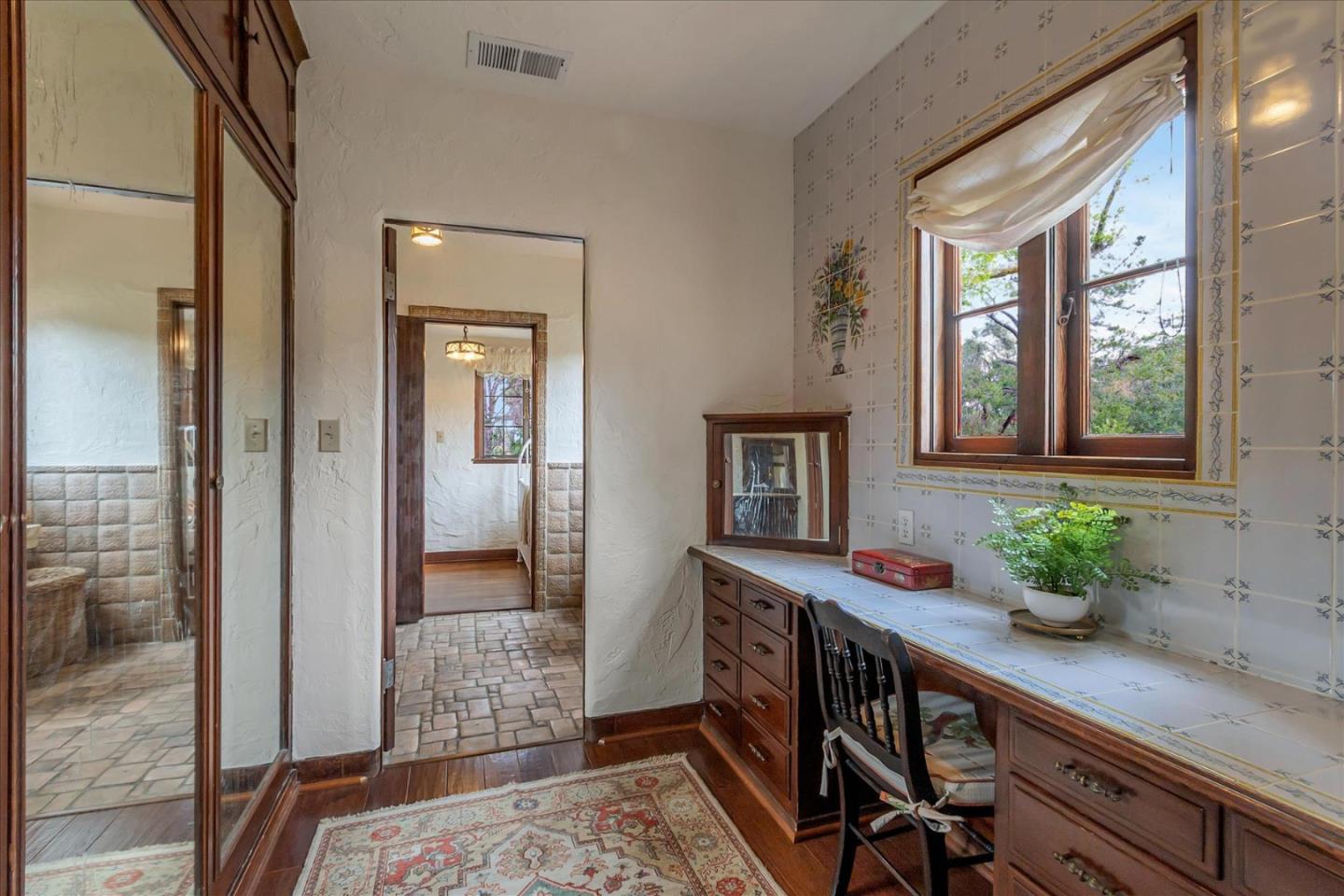 19490 Glen Una Drive