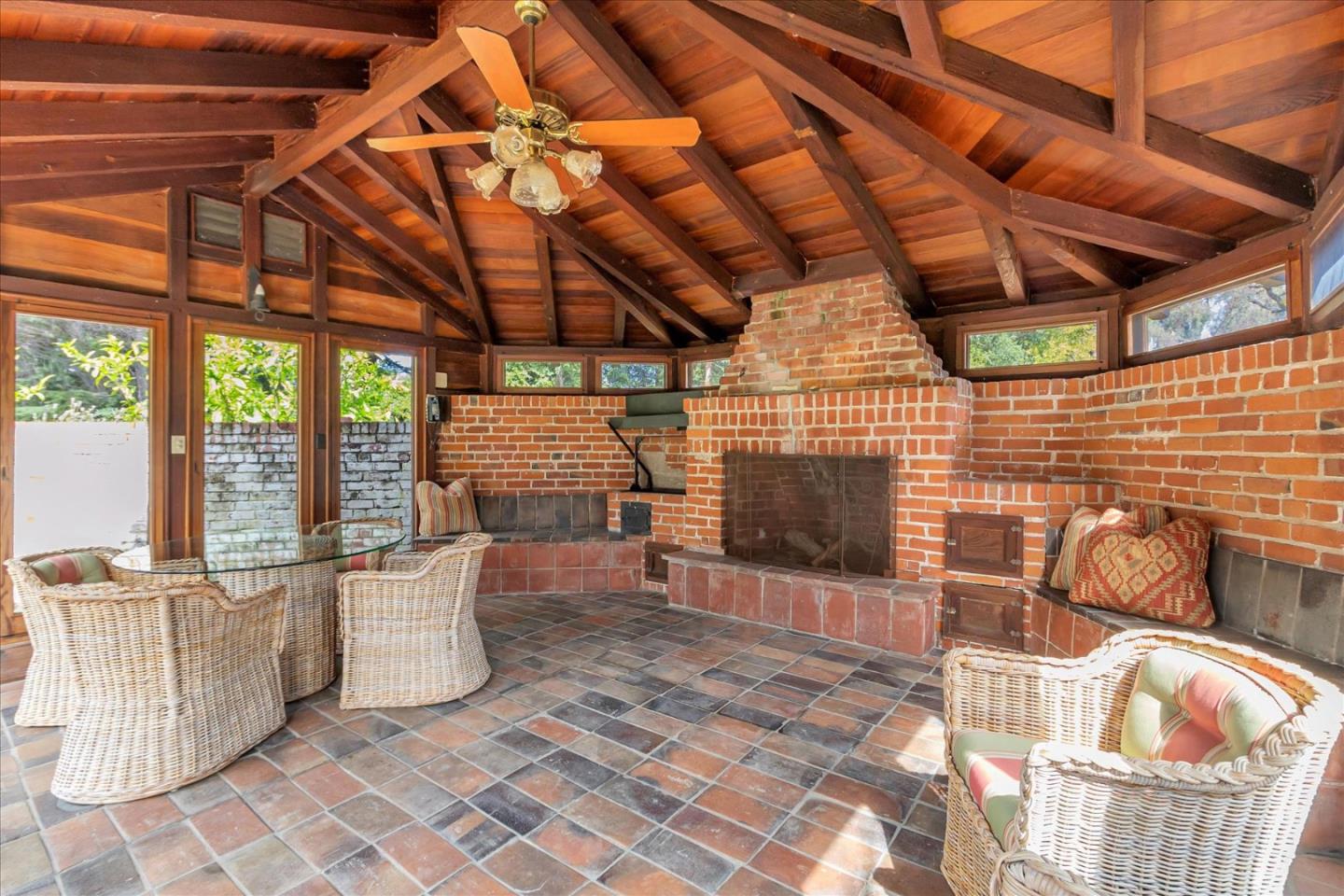 19490 Glen Una Drive