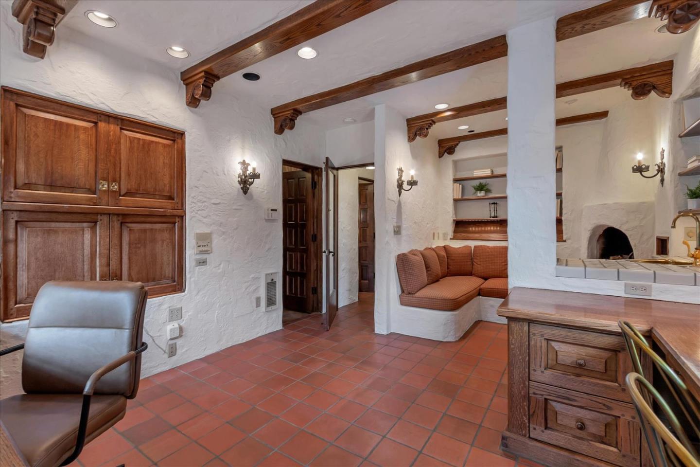 19490 Glen Una Drive