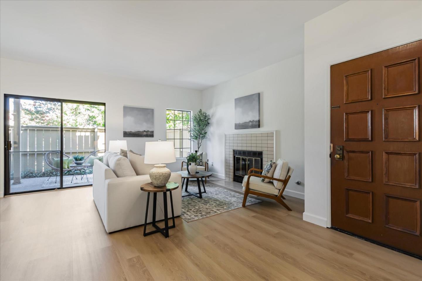 2088 Foxhall Loop