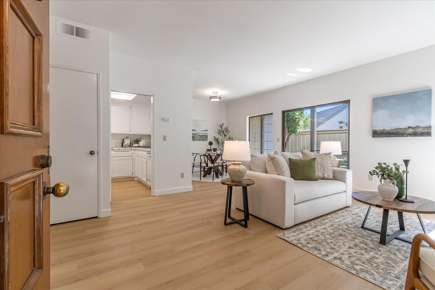 2088 Foxhall Loop