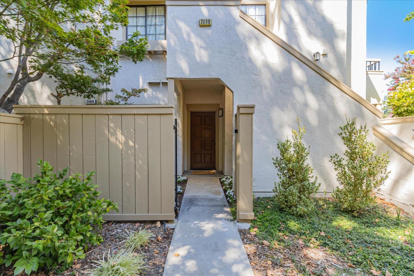 2088 Foxhall Loop