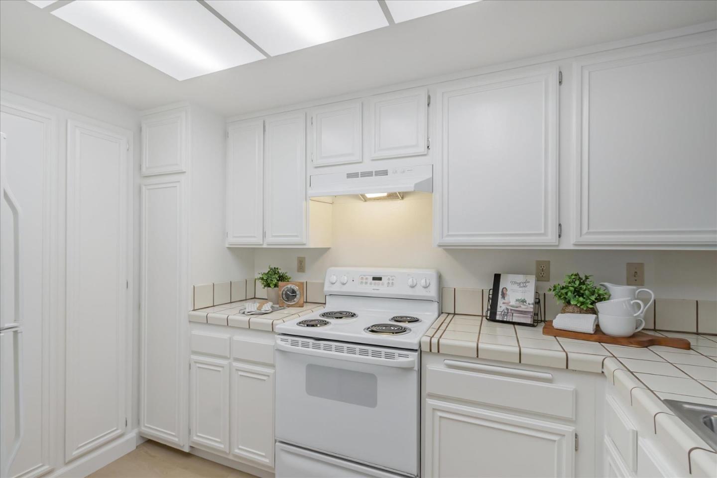 2088 Foxhall Loop