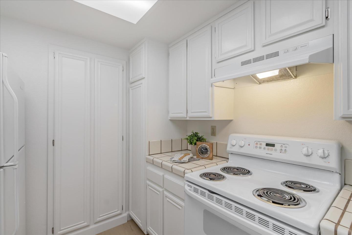 2088 Foxhall Loop