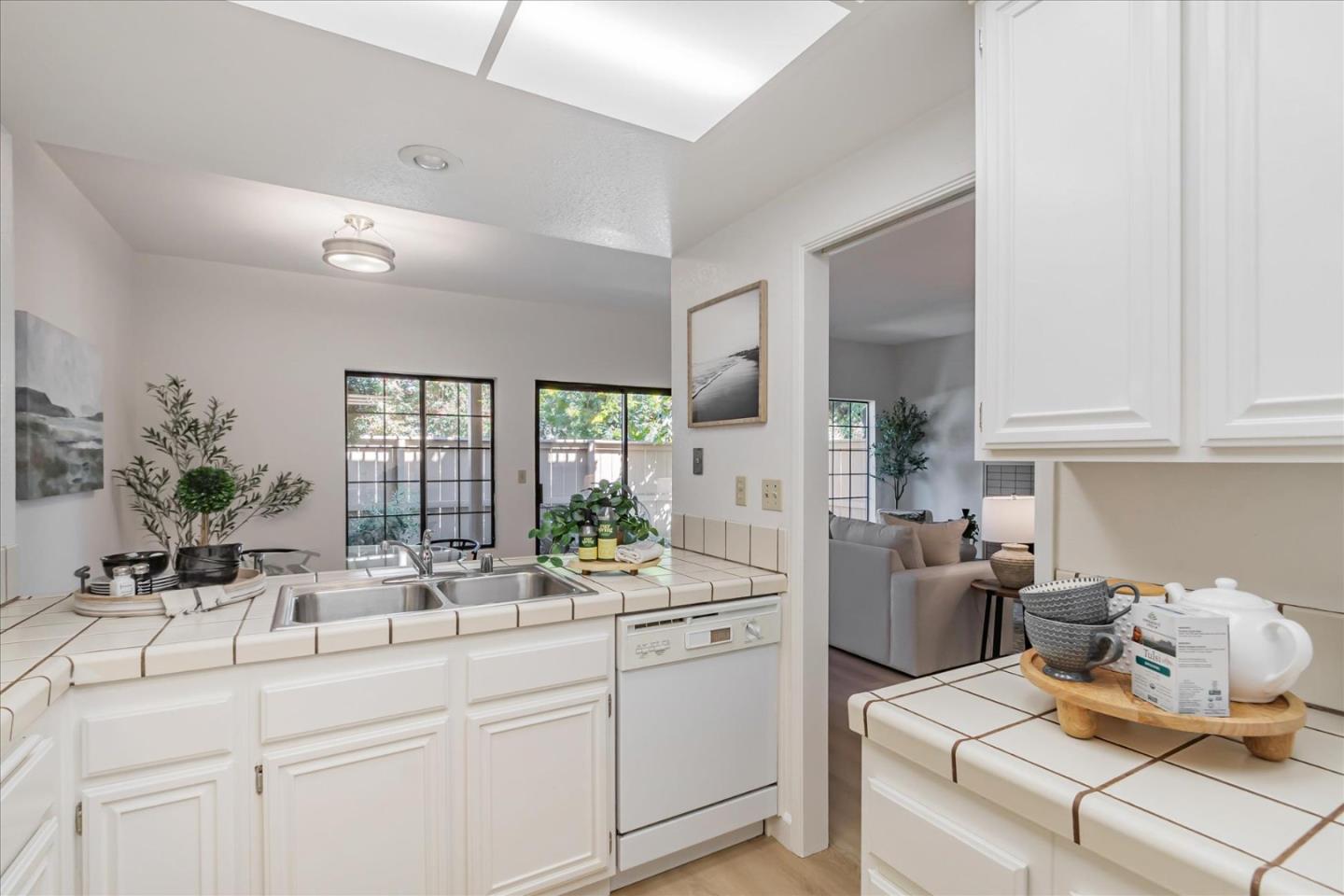 2088 Foxhall Loop