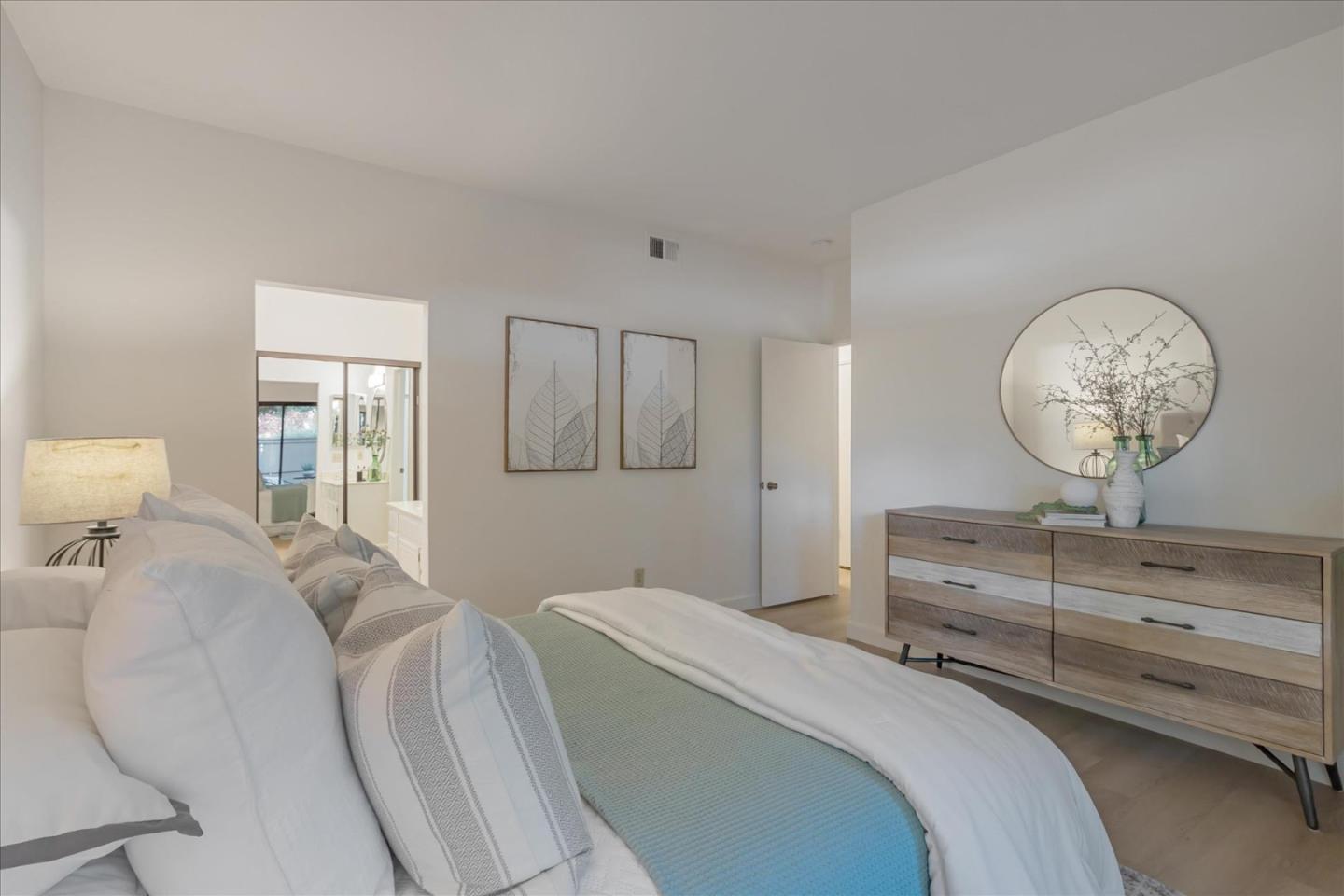 2088 Foxhall Loop