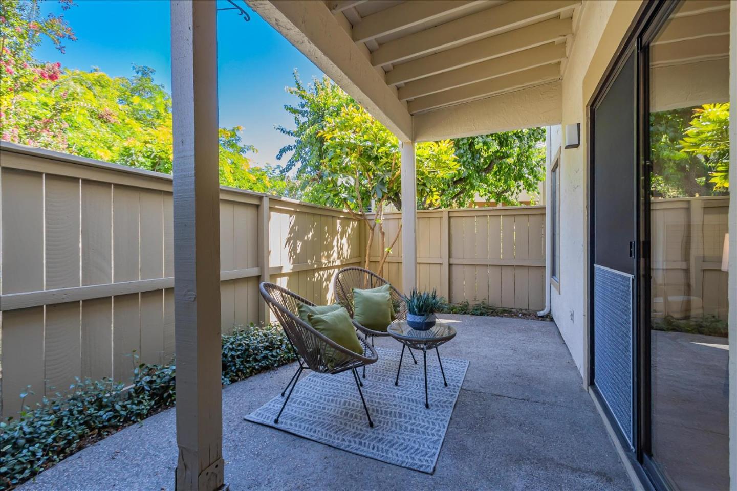 2088 Foxhall Loop