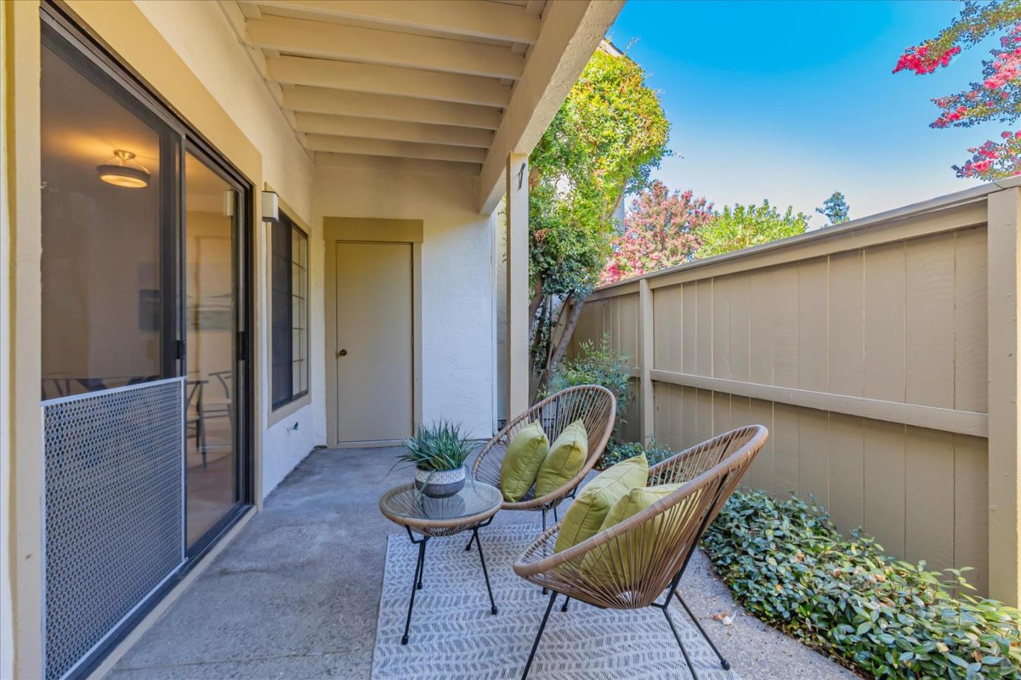 2088 Foxhall Loop