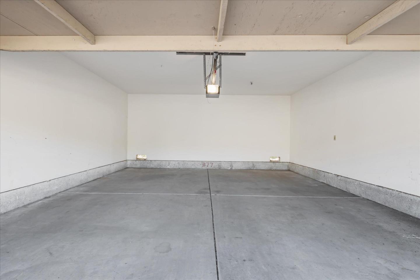 2088 Foxhall Loop
