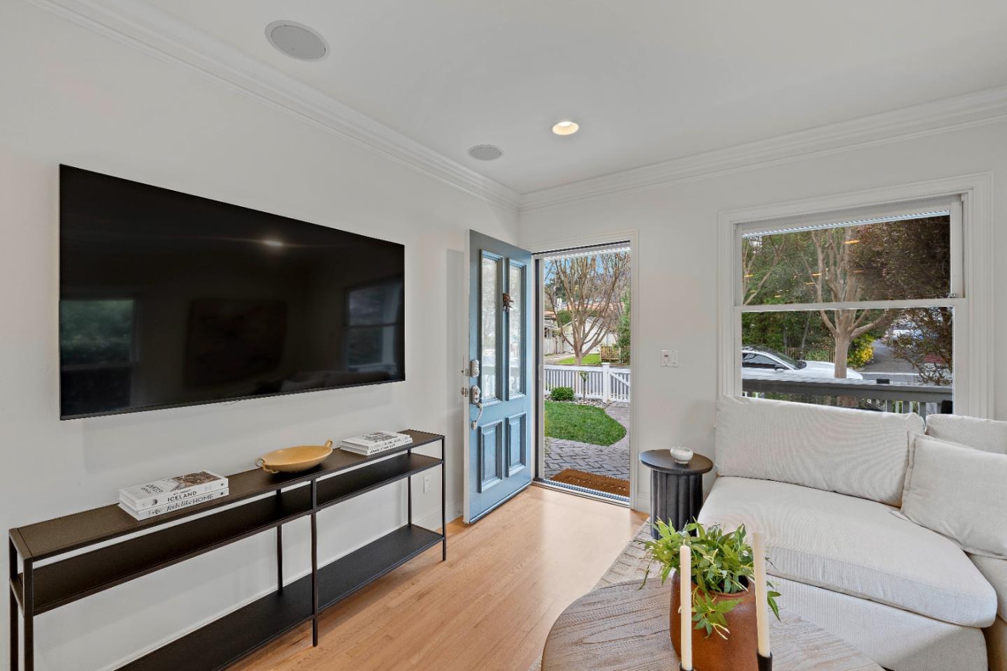 14 Cross Way