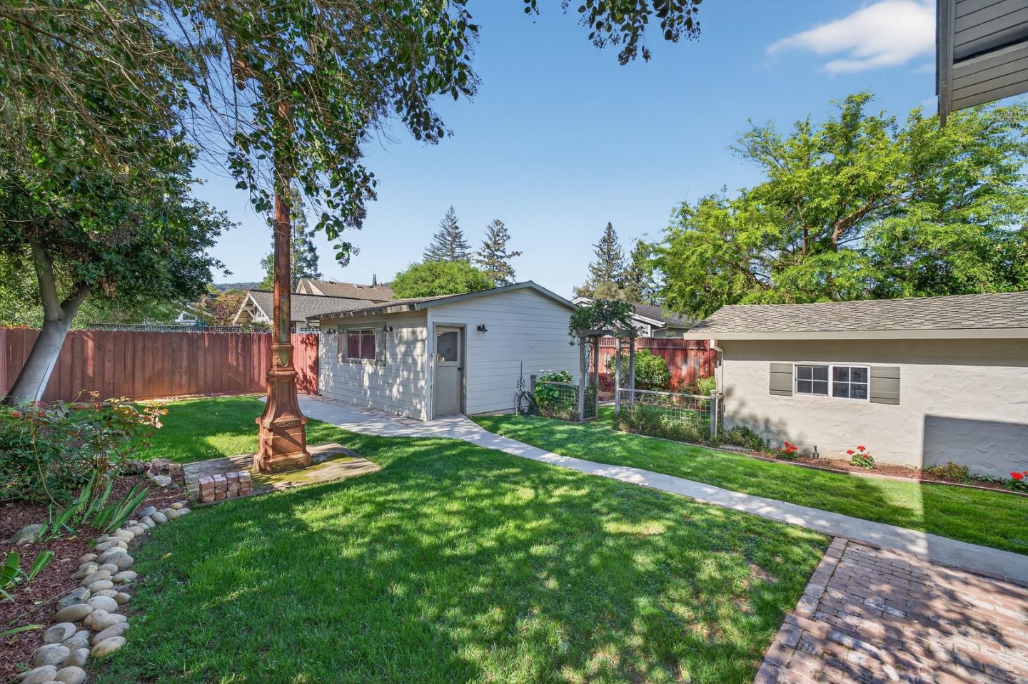136 Loma Alta Avenue