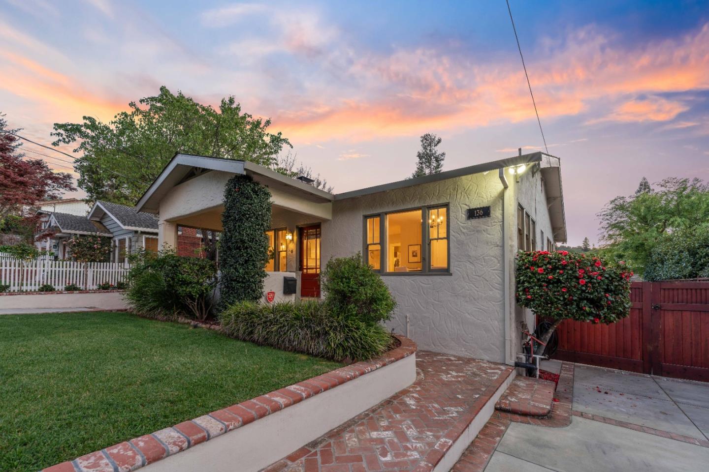 136 Loma Alta Avenue