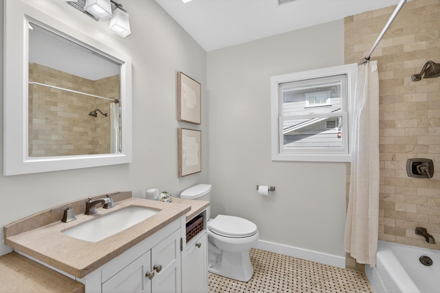 136 Loma Alta Avenue