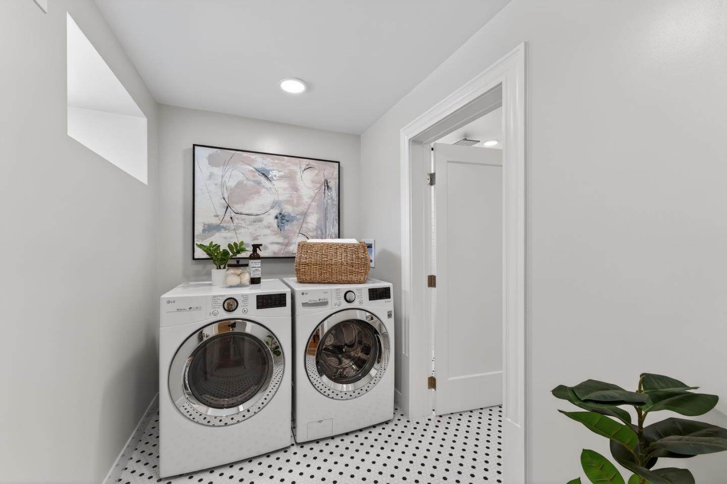 136 Loma Alta Avenue