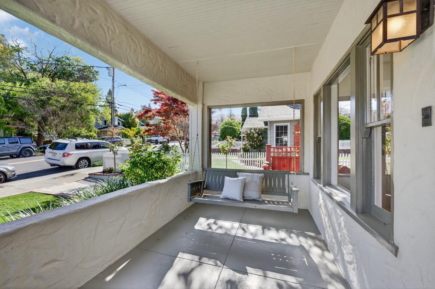 136 Loma Alta Avenue