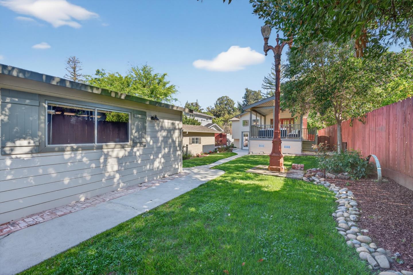 136 Loma Alta Avenue