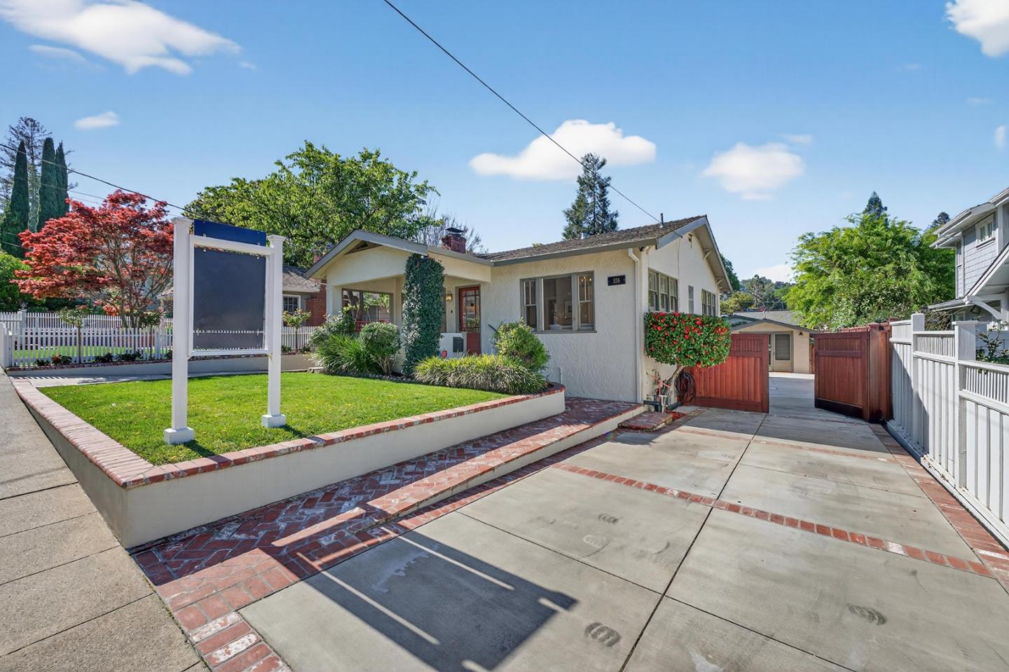 136 Loma Alta Avenue