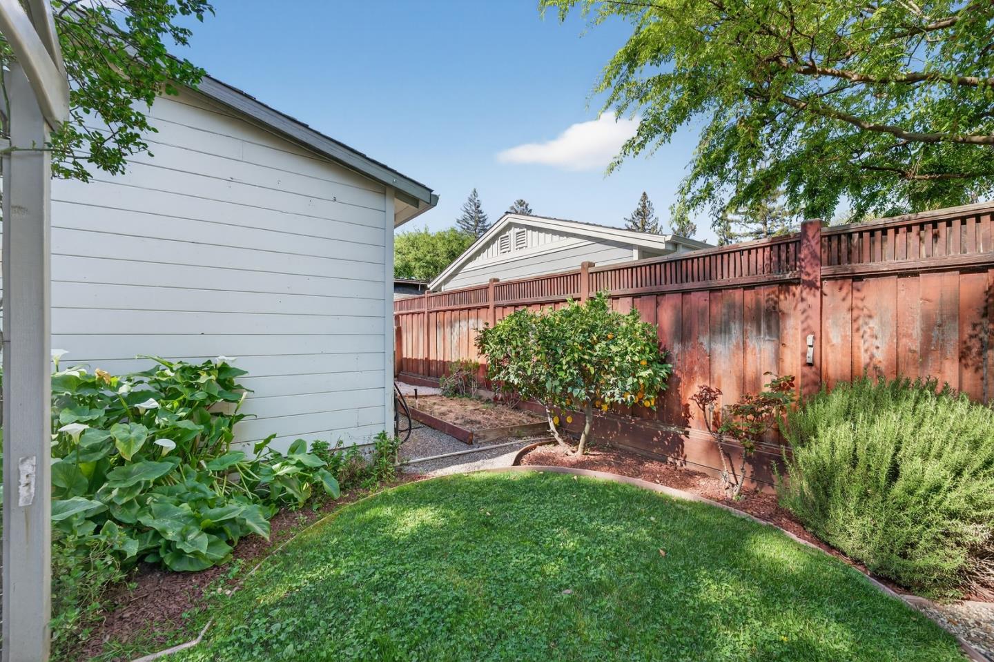 136 Loma Alta Avenue