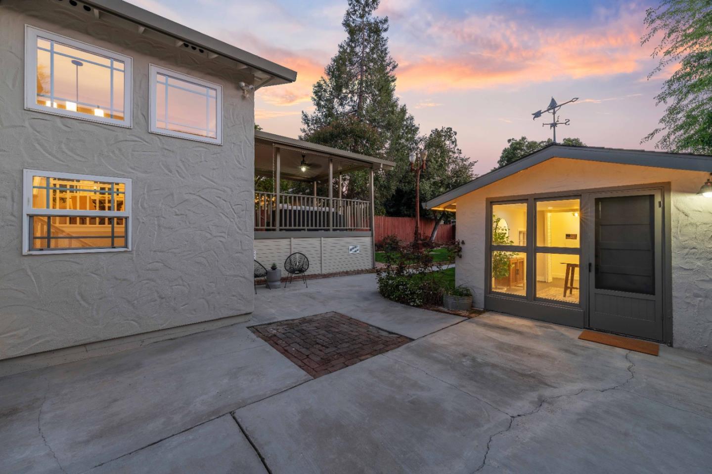 136 Loma Alta Avenue