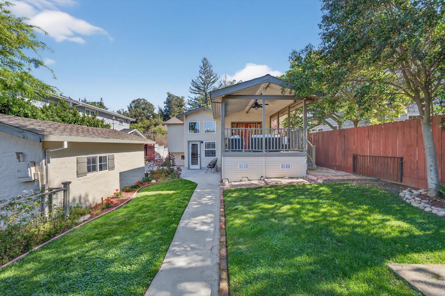 136 Loma Alta Avenue