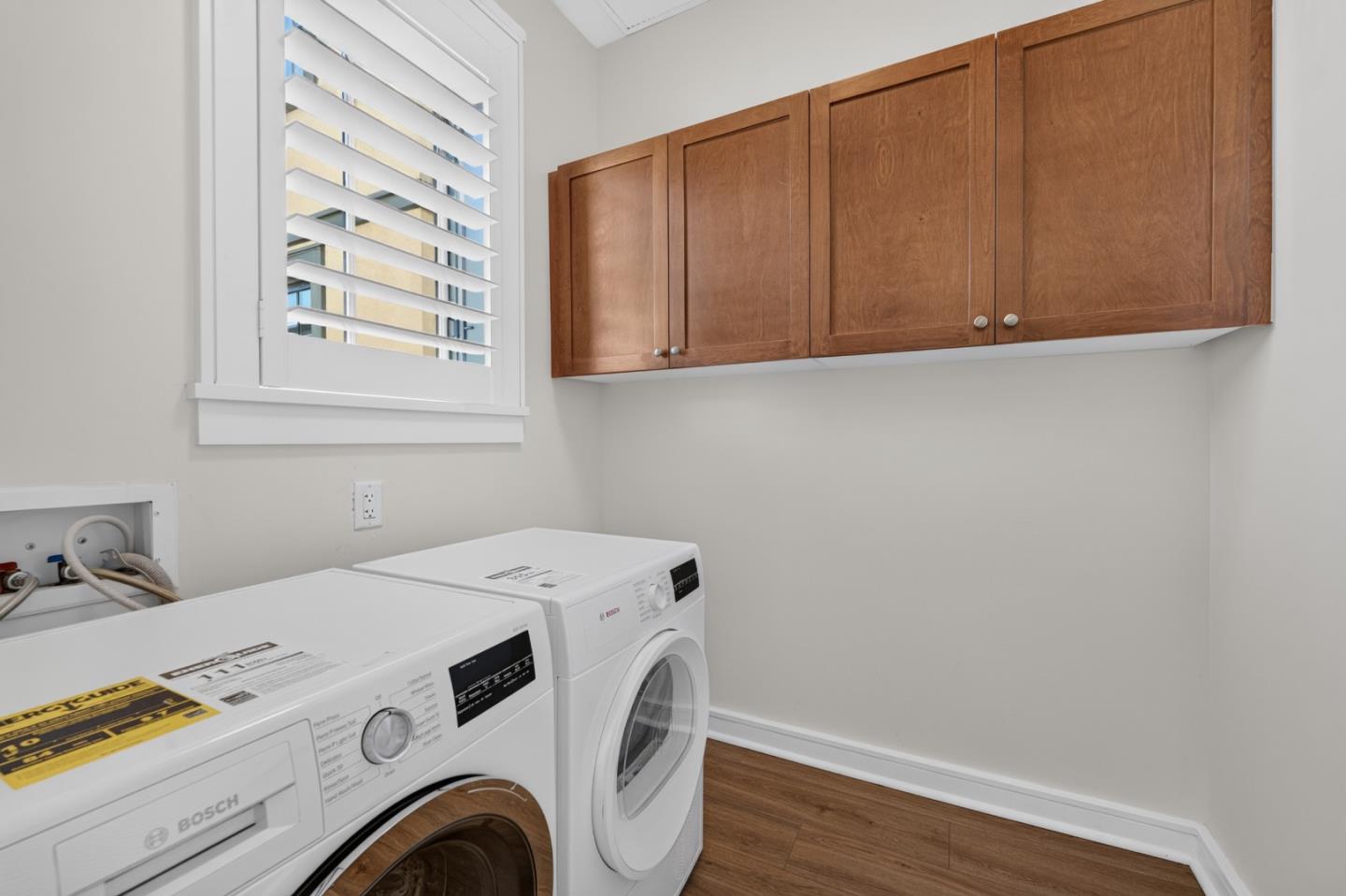 356 Santana ROW 305