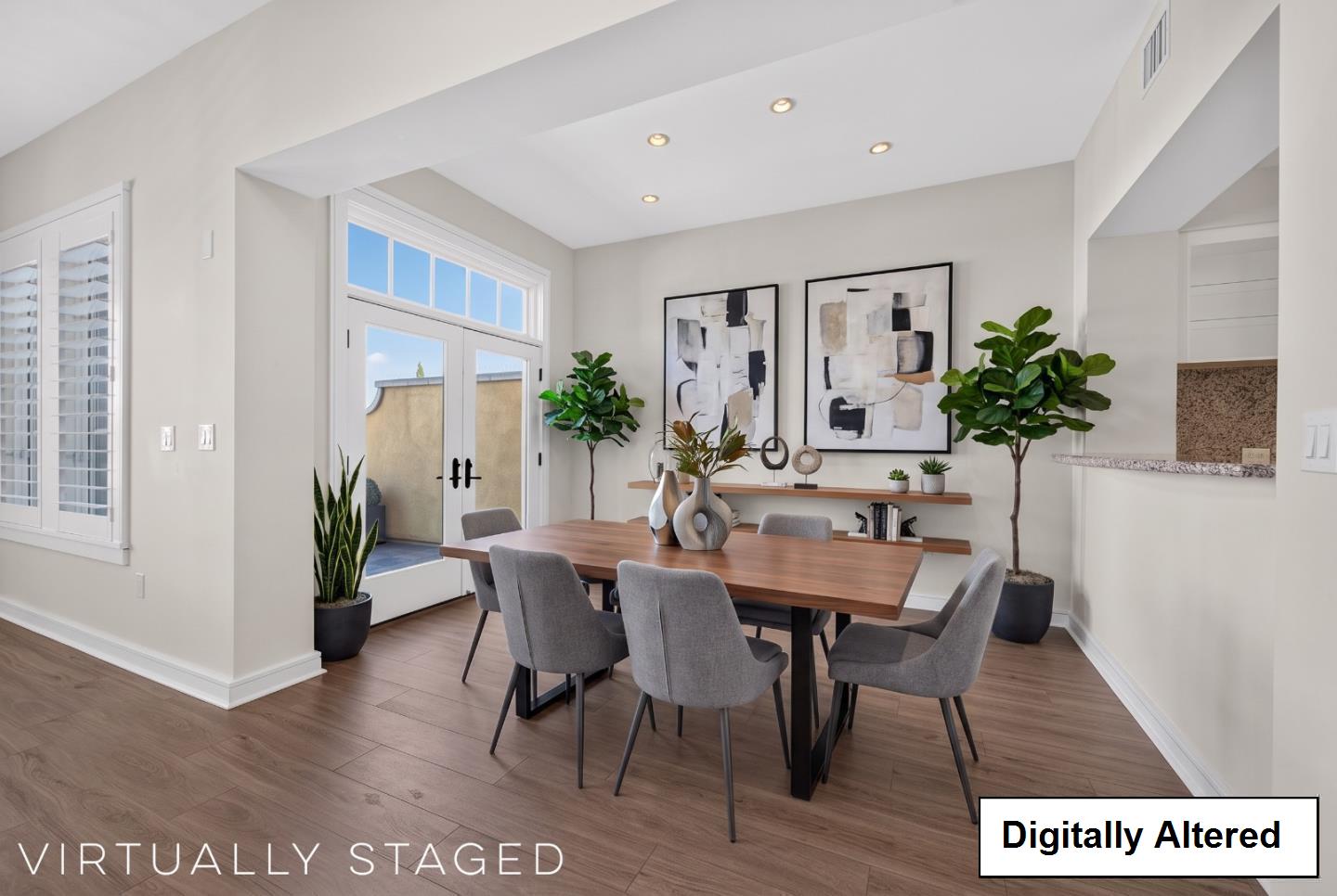 356 Santana ROW 305