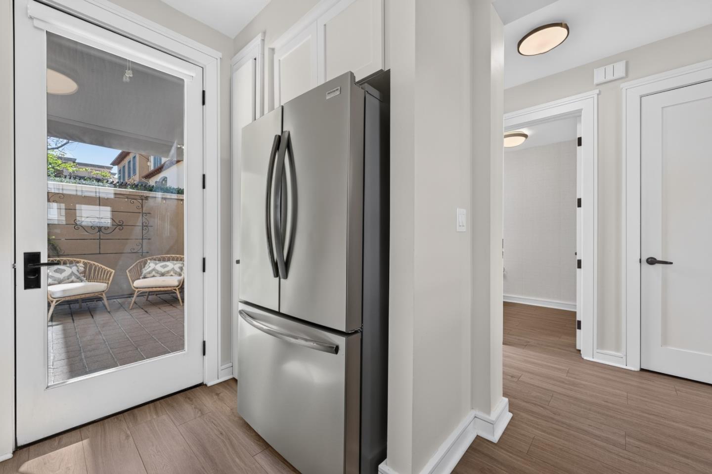356 Santana ROW 305