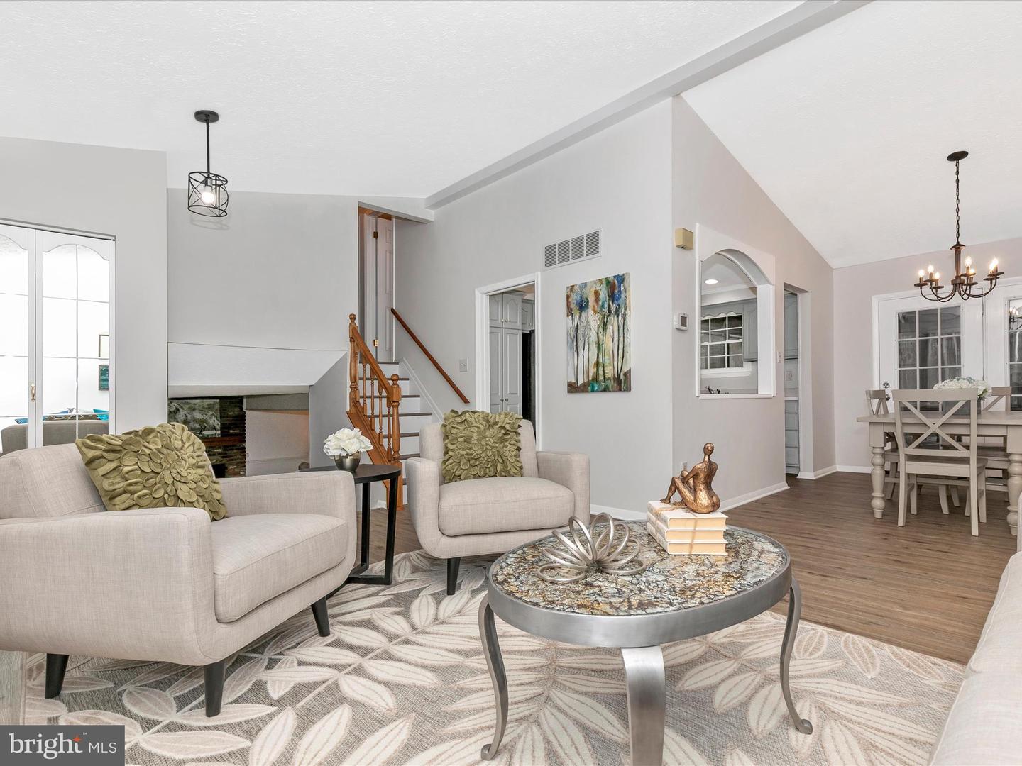 332 Silky Oak COURT