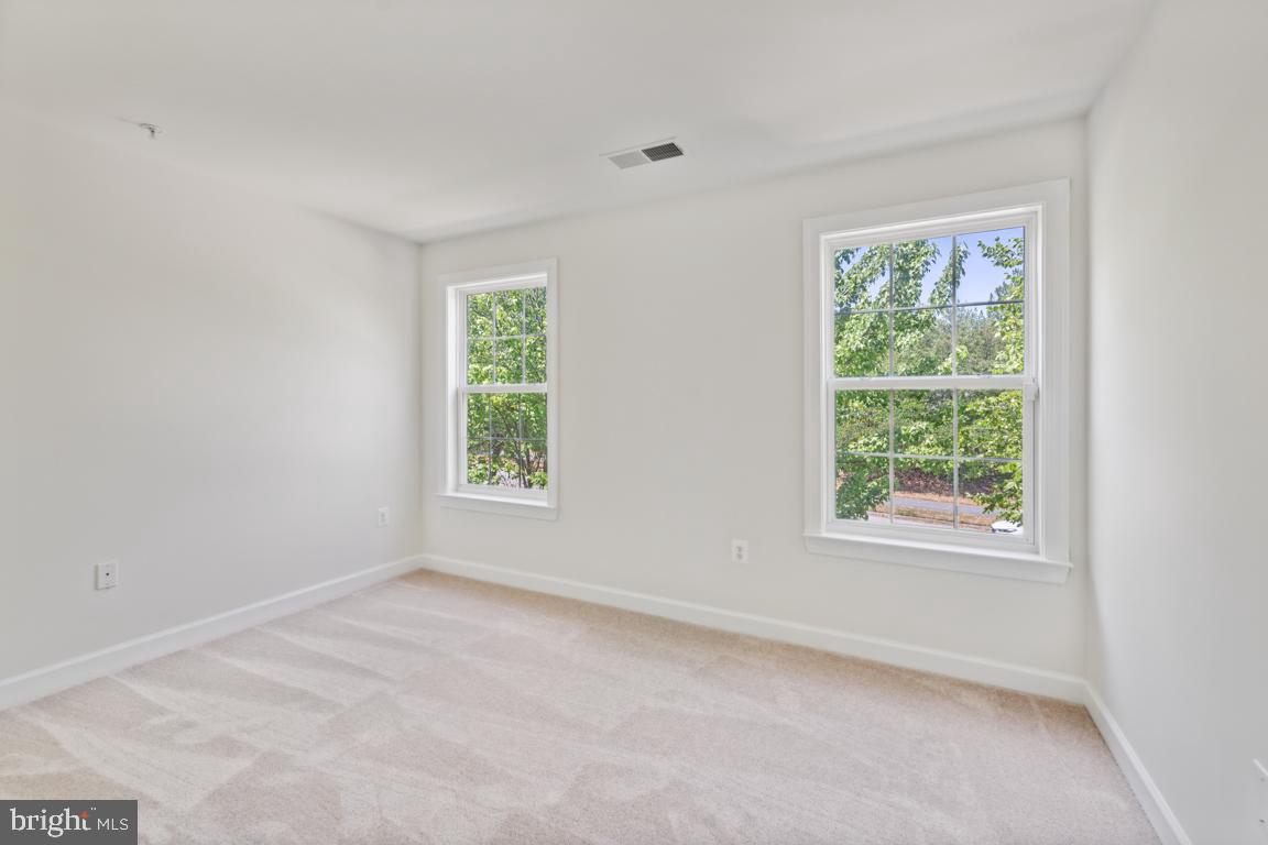 3426 Carriage Walk Ct #13-B