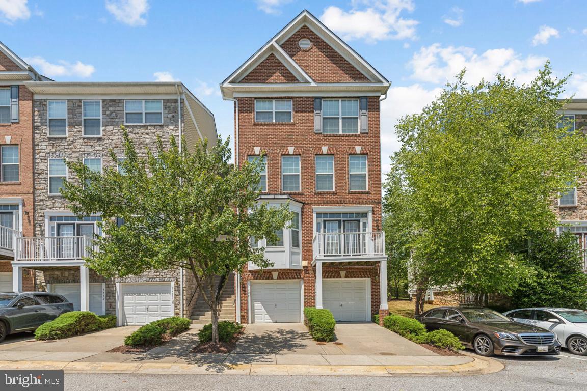 3426 Carriage Walk Ct #13-B
