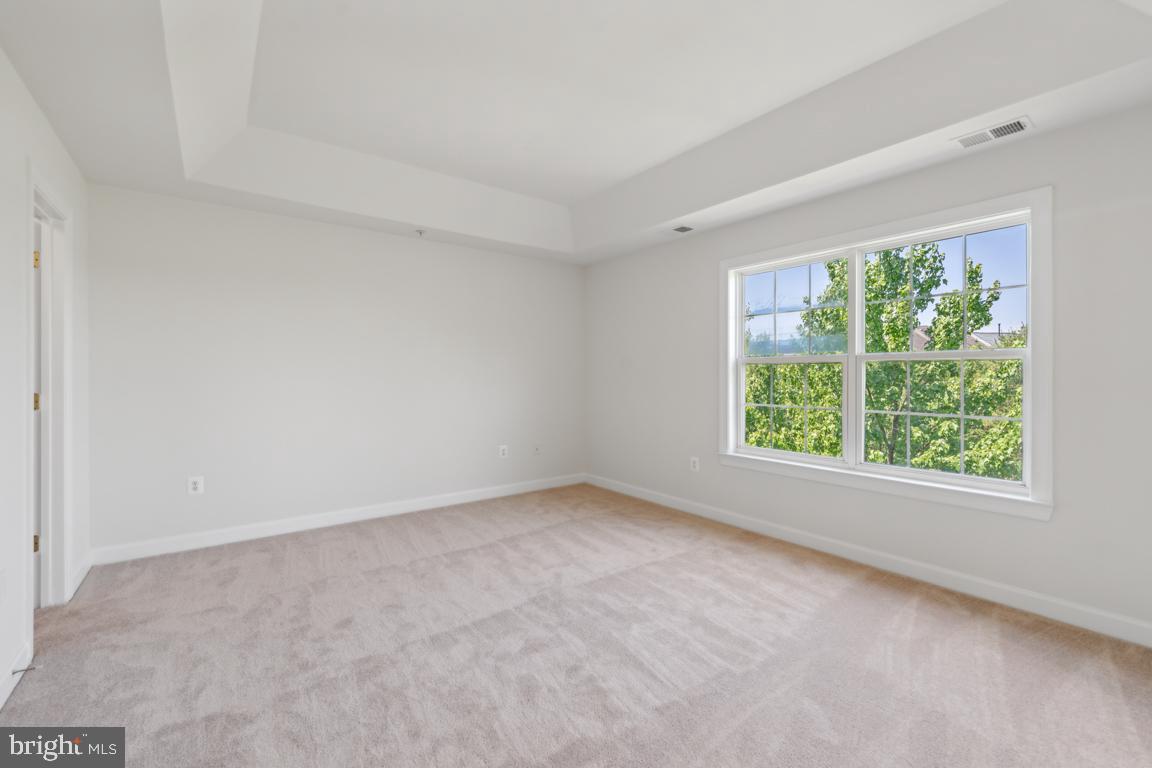 3426 Carriage Walk Ct #13-B