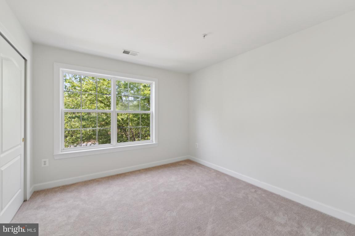 3426 Carriage Walk Ct #13-B