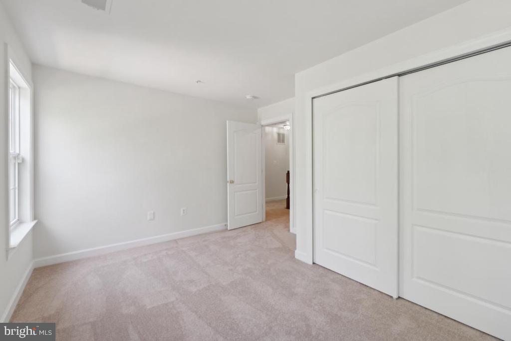 3426 Carriage Walk Ct #13-B