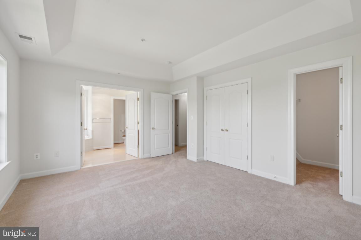 3426 Carriage Walk Ct #13-B