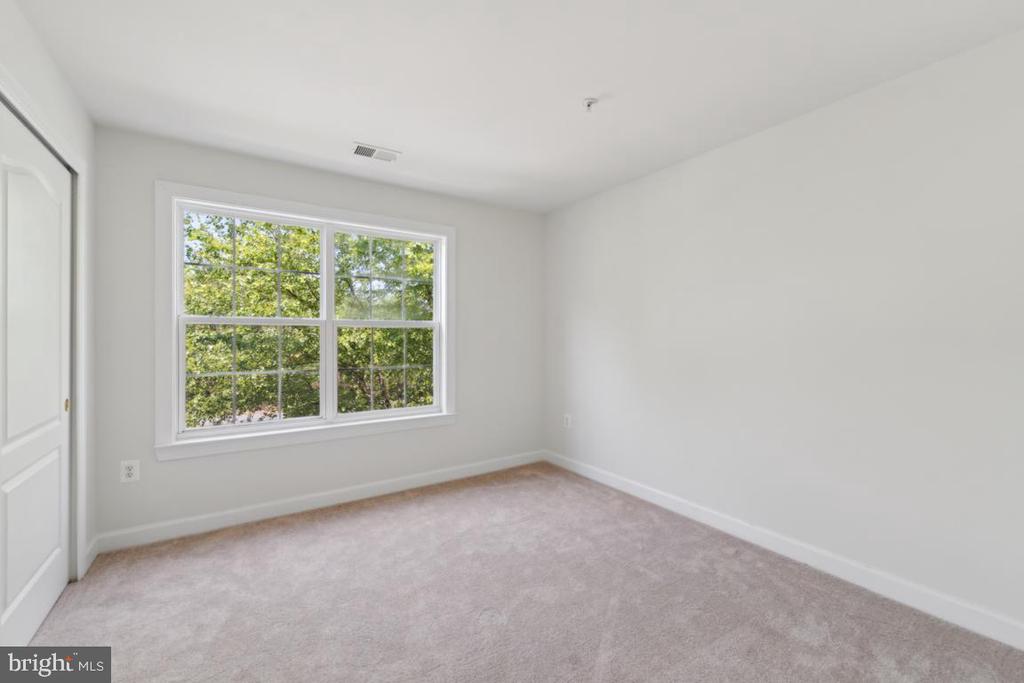 3426 Carriage Walk Ct #13-B