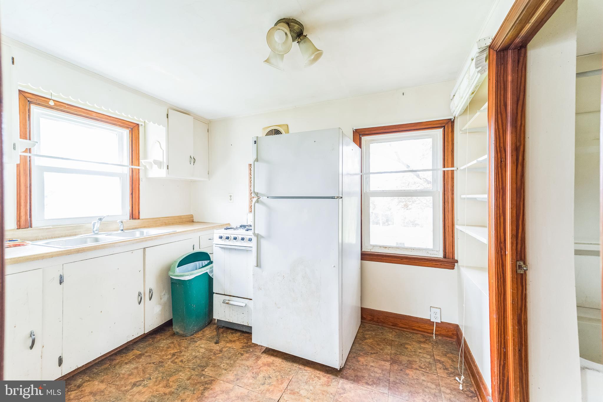 13816 HANOVER PIKE