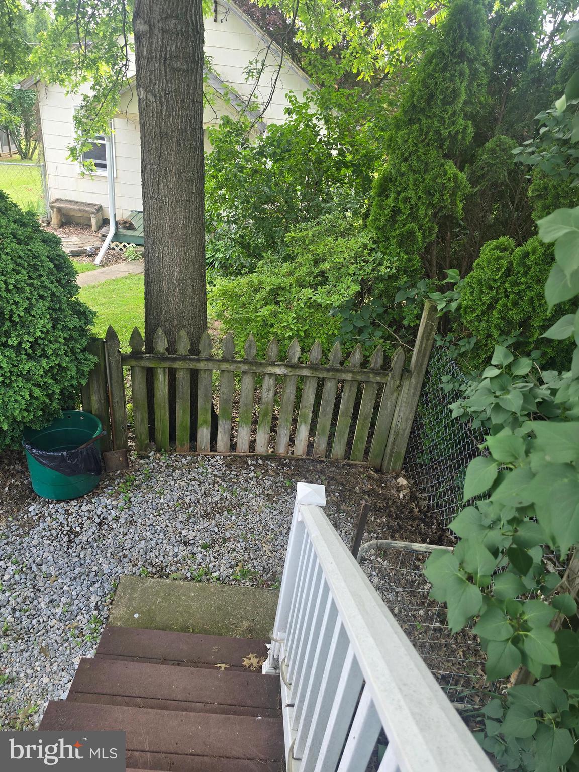 13816 HANOVER PIKE