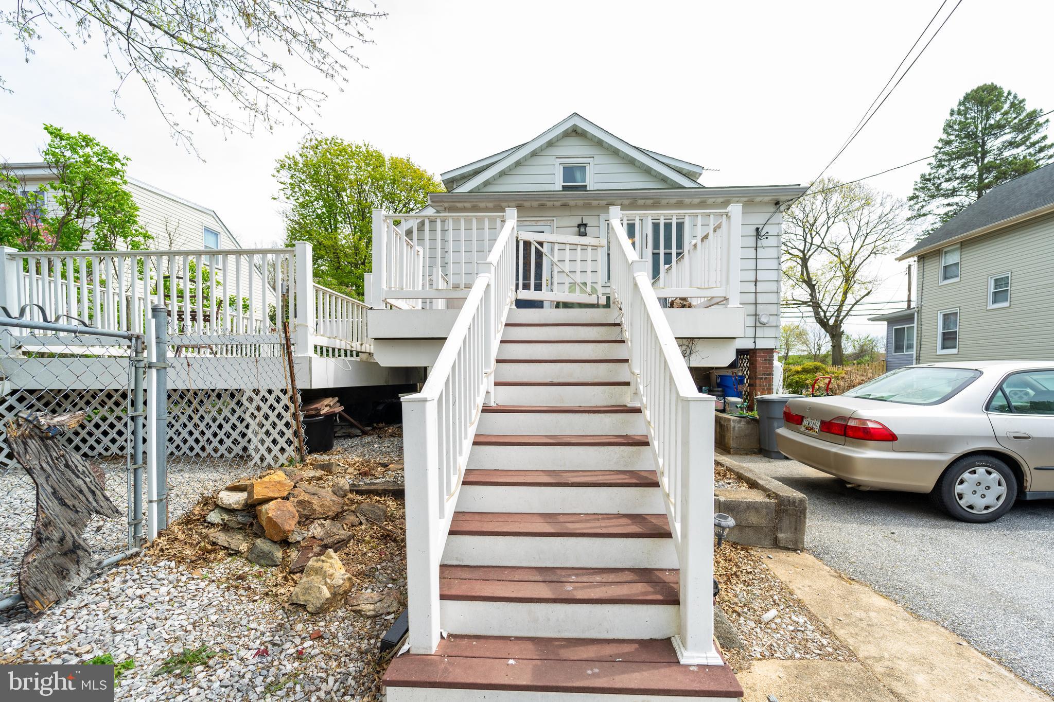 13816 HANOVER PIKE
