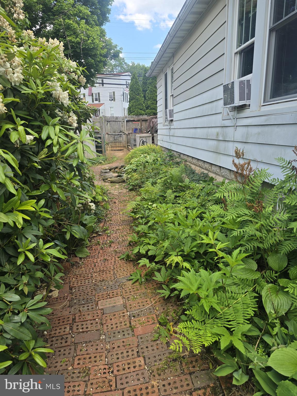 13816 HANOVER PIKE