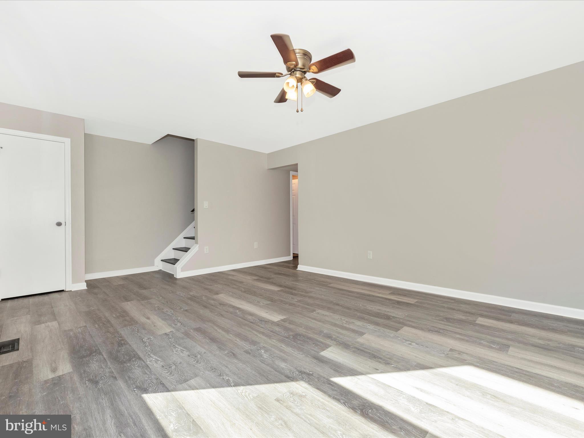 793 Windsor Ct