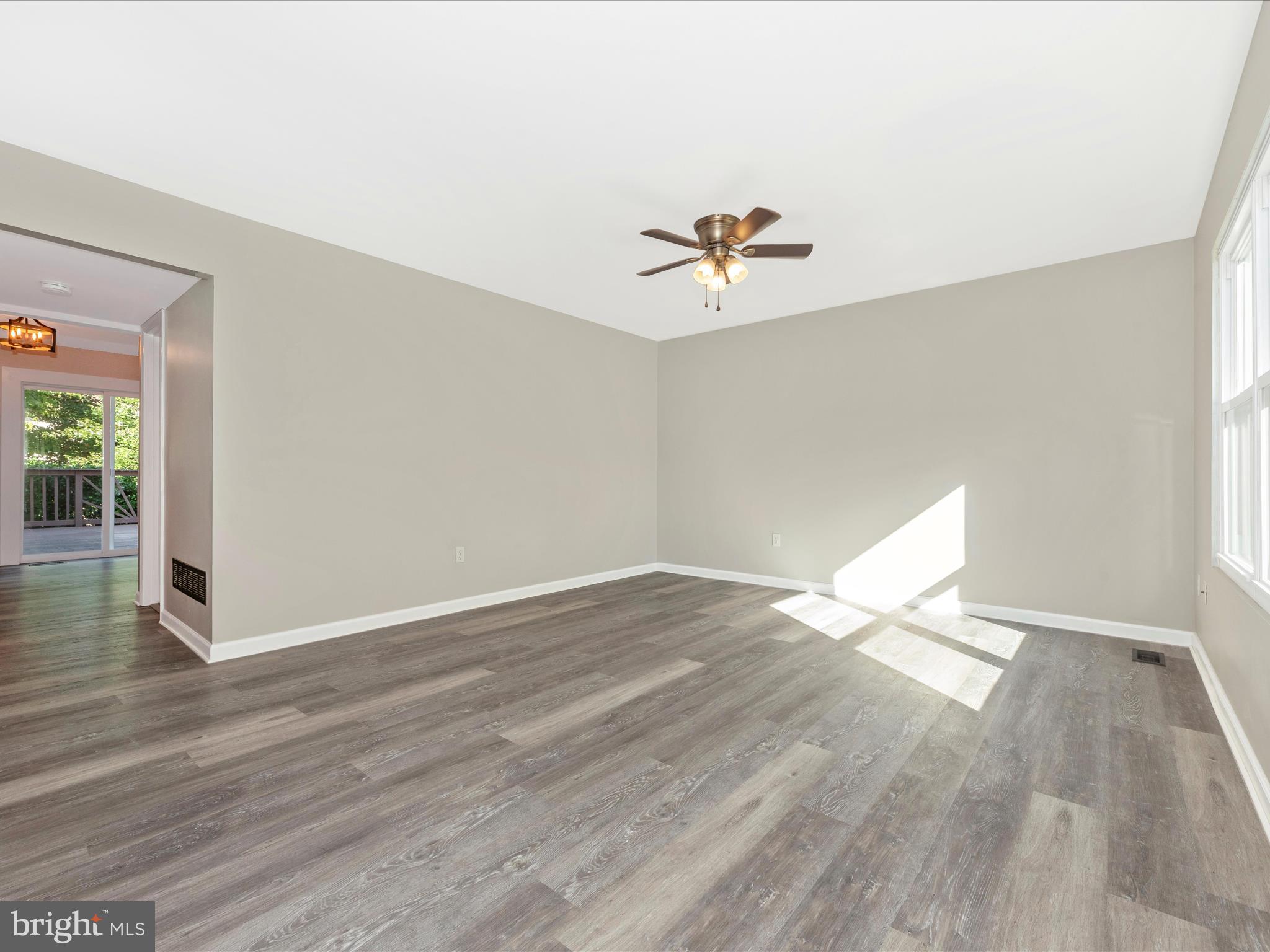 793 Windsor Ct