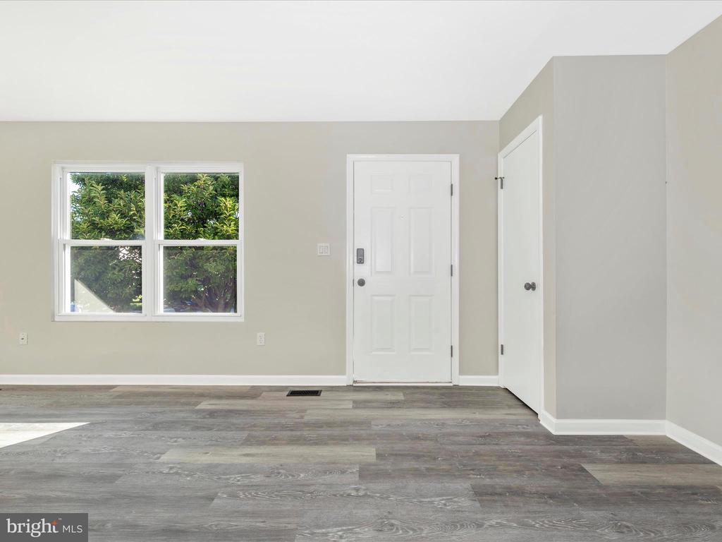 793 Windsor Ct